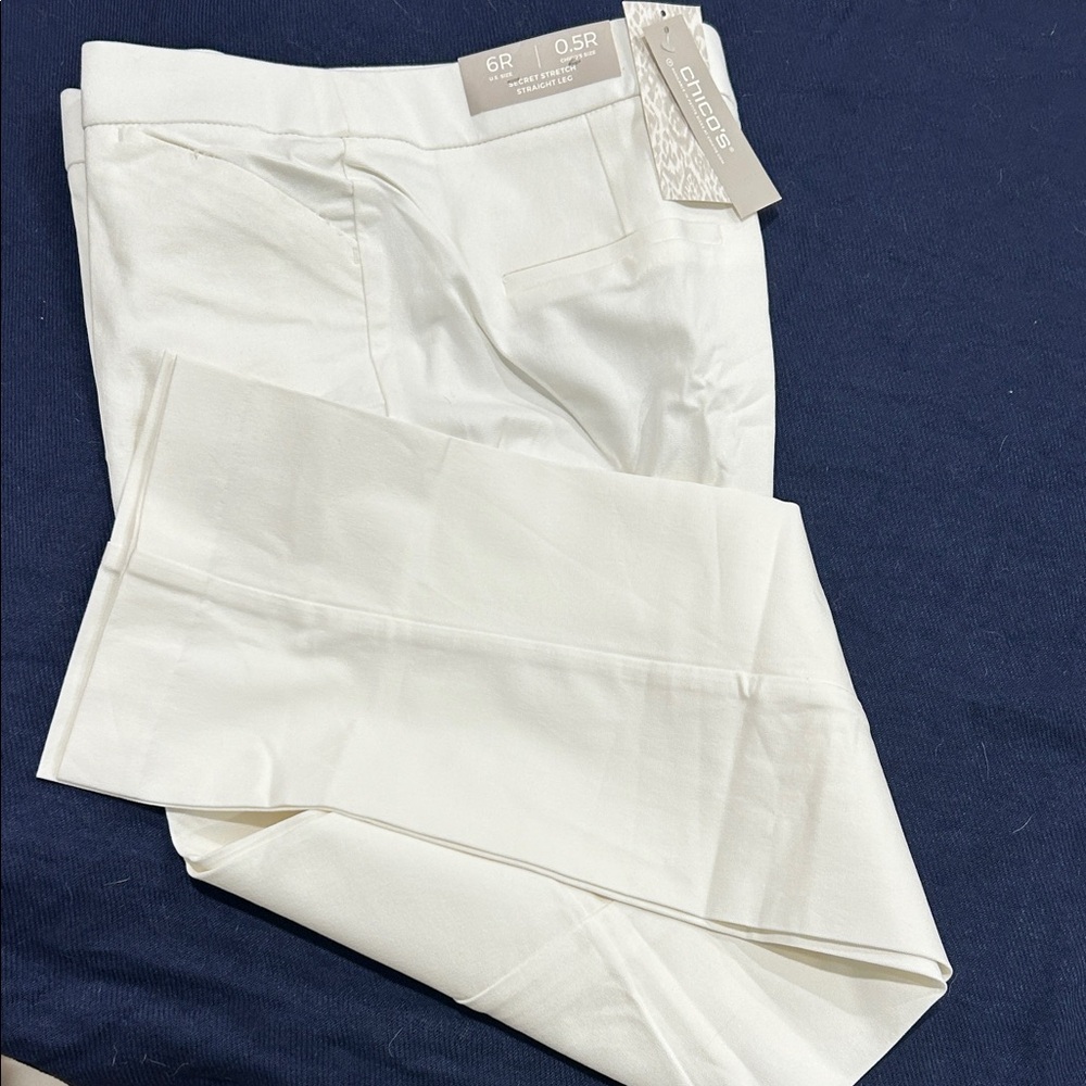 Chico's Secret Stretch Straight-Leg Pants 0.5R
